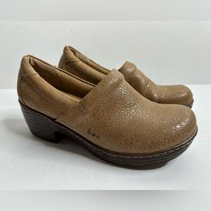 B.O.C. Taupe Gold Clogs Mules Size 7.5 / Born Concepts Slip On Metallic Clog